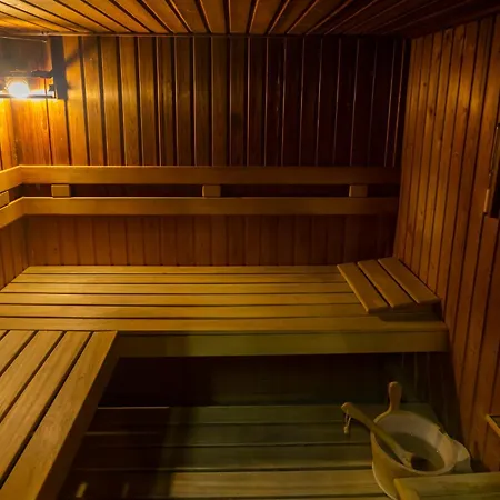 Отель Korona 3*