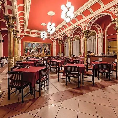 Hotel Korona 3*