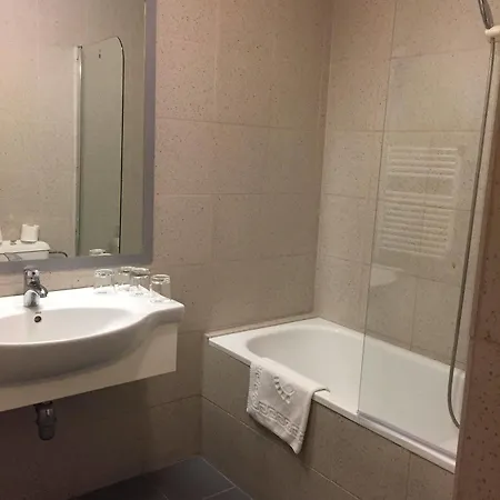 Отель Korona 3*